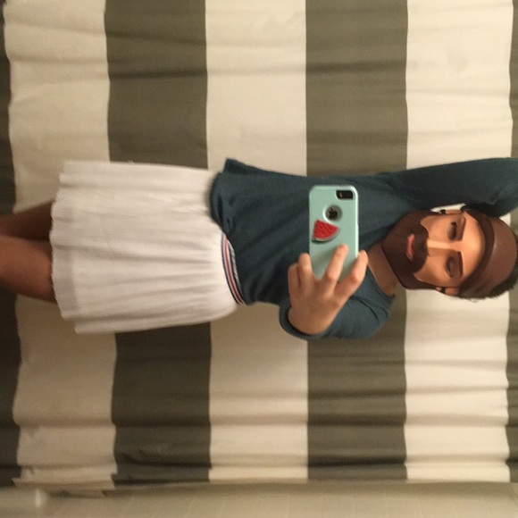 White pleated skirt - Picture 4 of 5